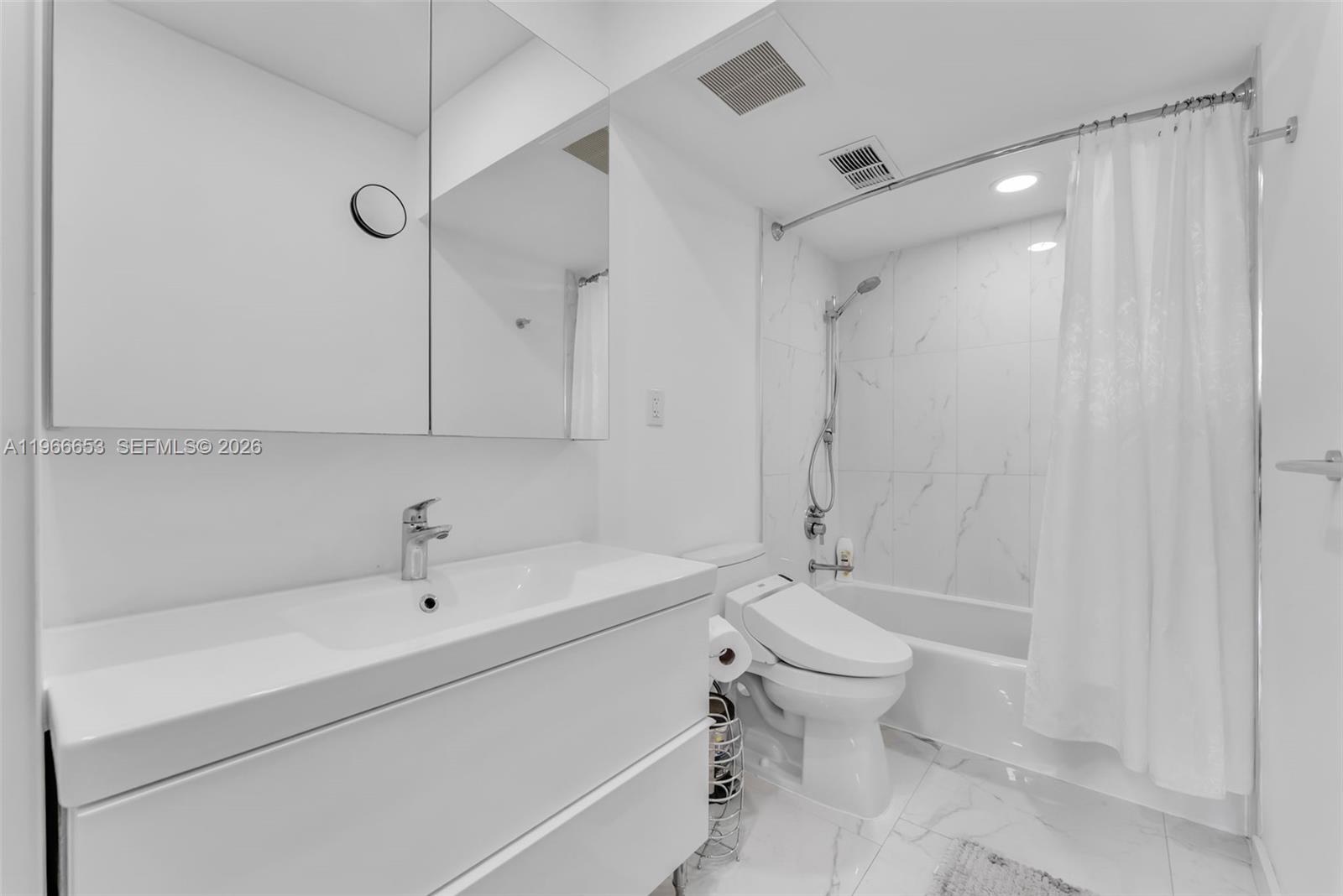 See details 15Q 3 / 3 1740 sq. ft. $ 2026-02-17 0 Photo