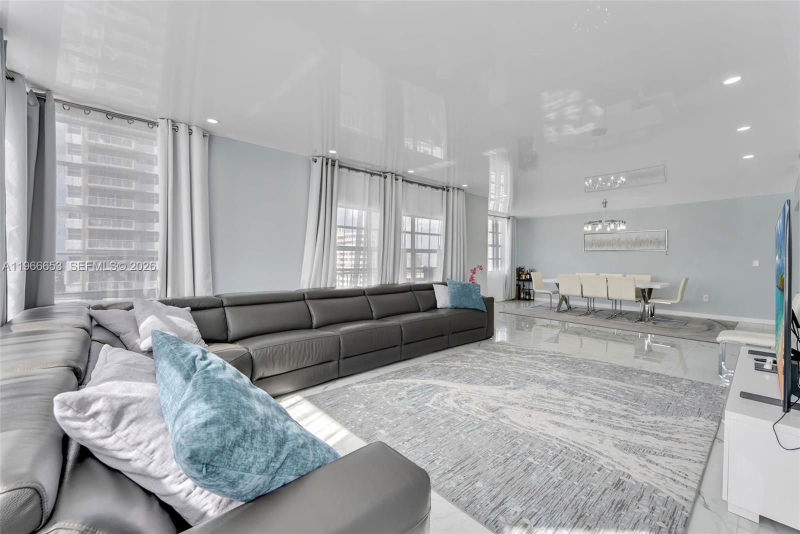 See details 15Q 3 / 3 1740 sq. ft. $ 2026-02-17 0 Photo