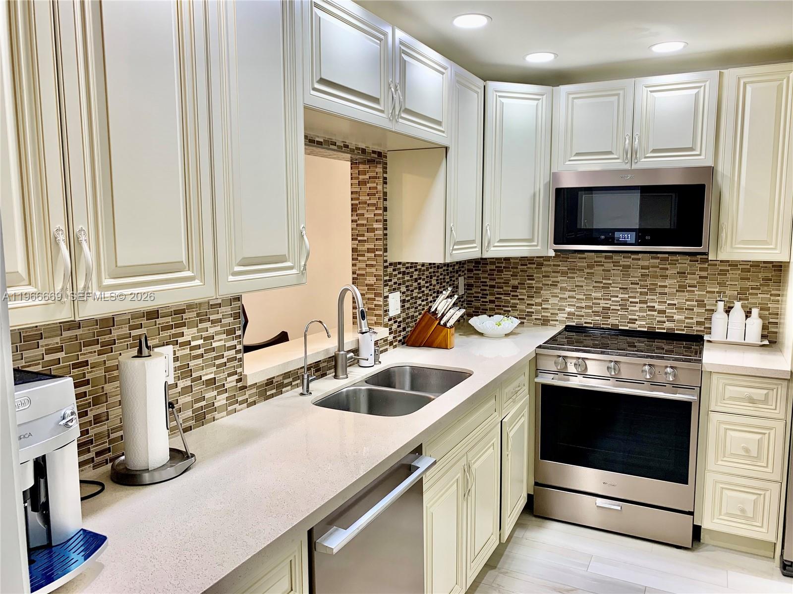 Photo of 619 14th Ave #301, Hallandale Beach, Florida, 33009 -