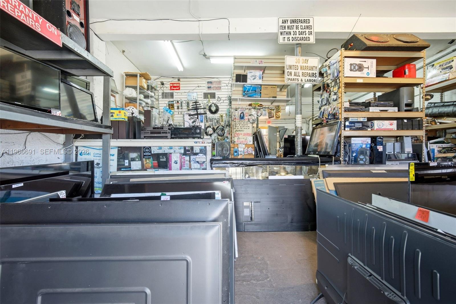   /   кв.футов $ 2026-02-17 0 Фото