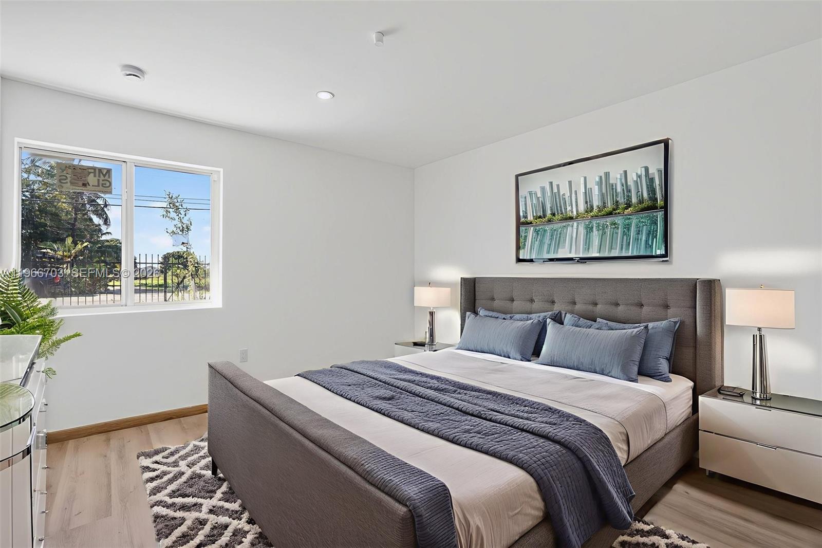   /   кв.футов $ 2026-02-17 0 Фото