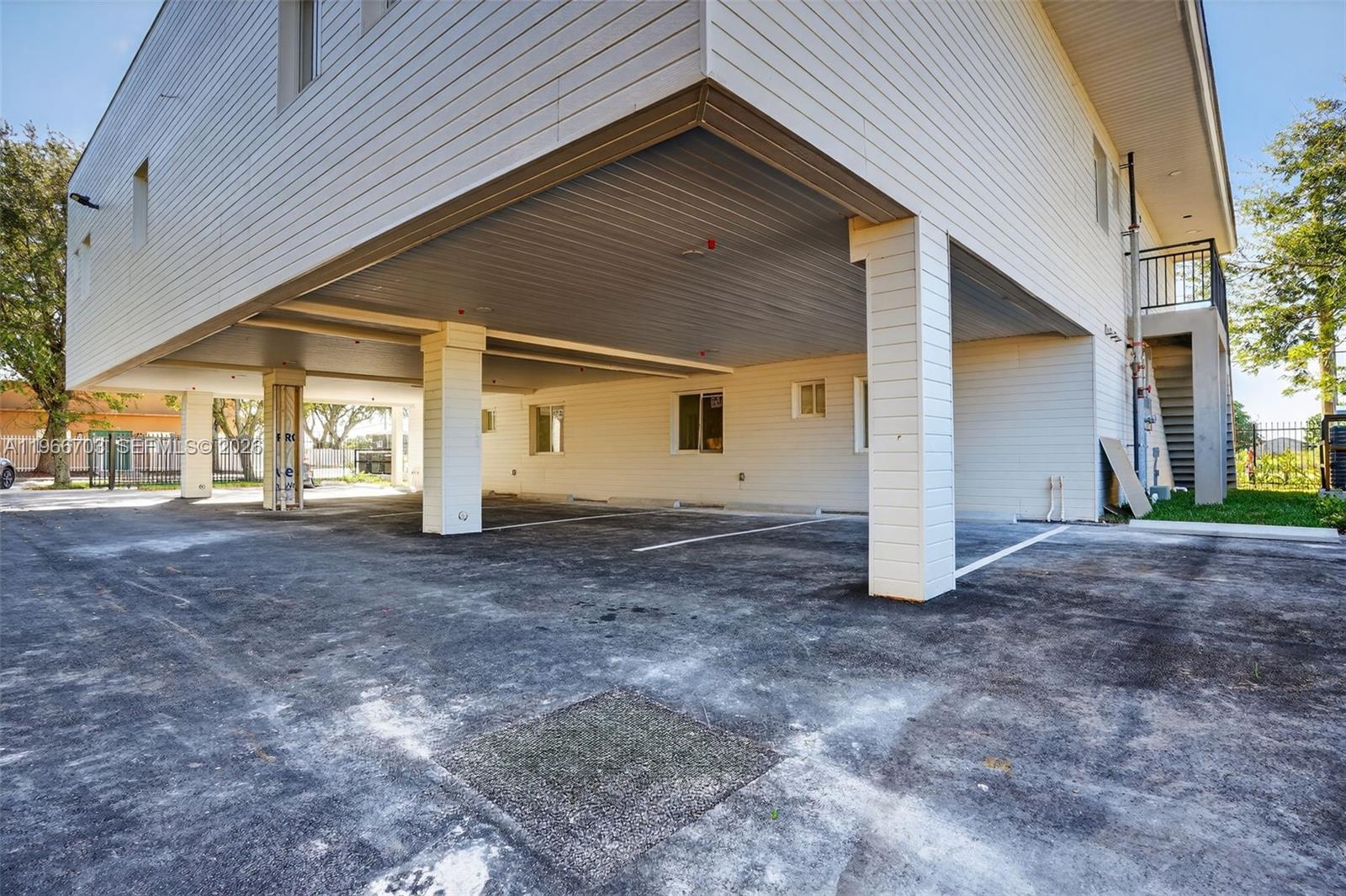   /   кв.футов $ 2026-02-17 0 Фото