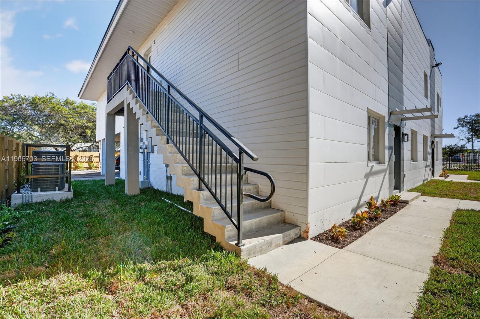   /   кв.футов $ 2026-02-17 0 Фото