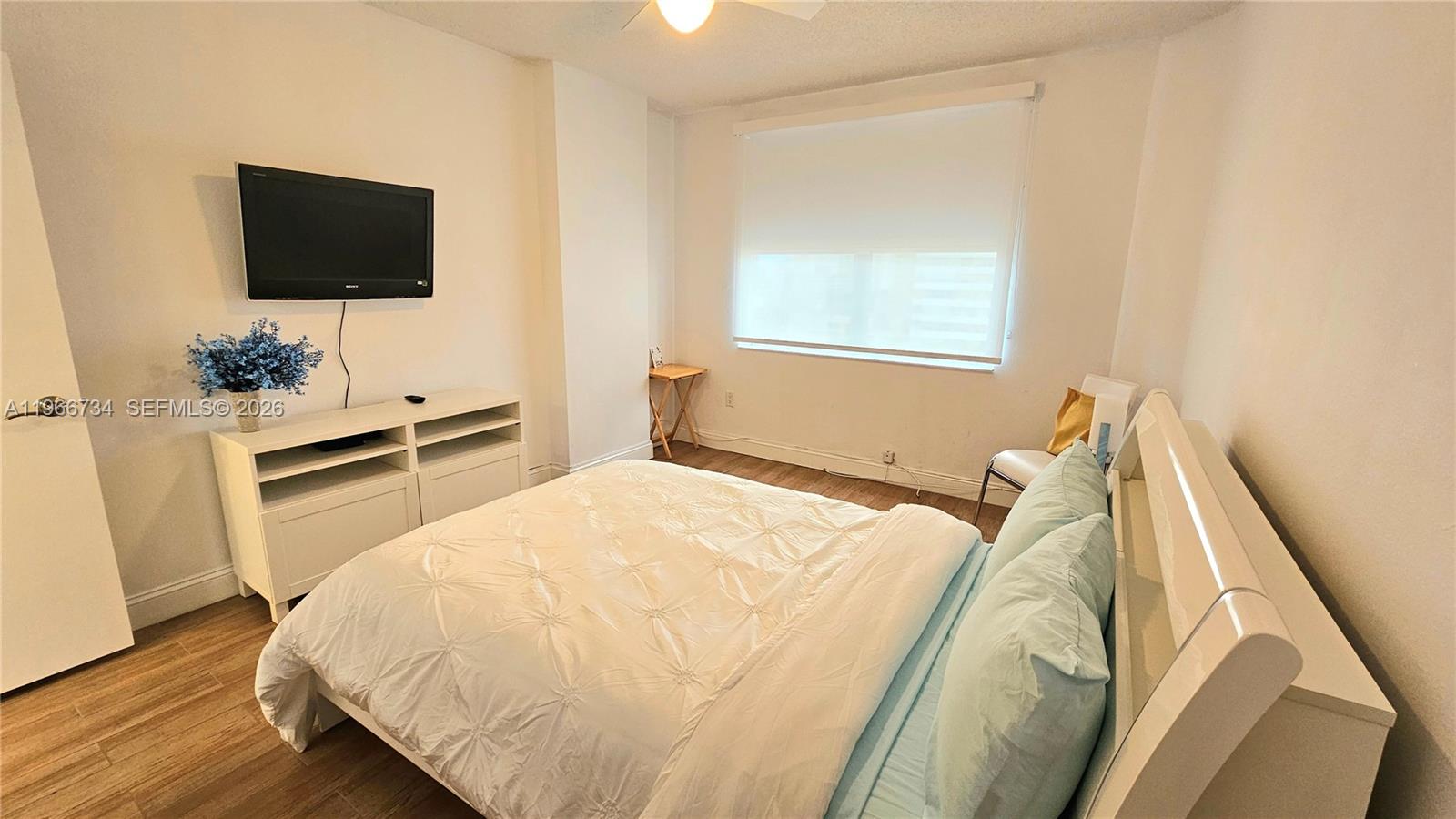 See details 7F 2 / 2 1340 sq. ft. $ 2026-02-20 0 Photo