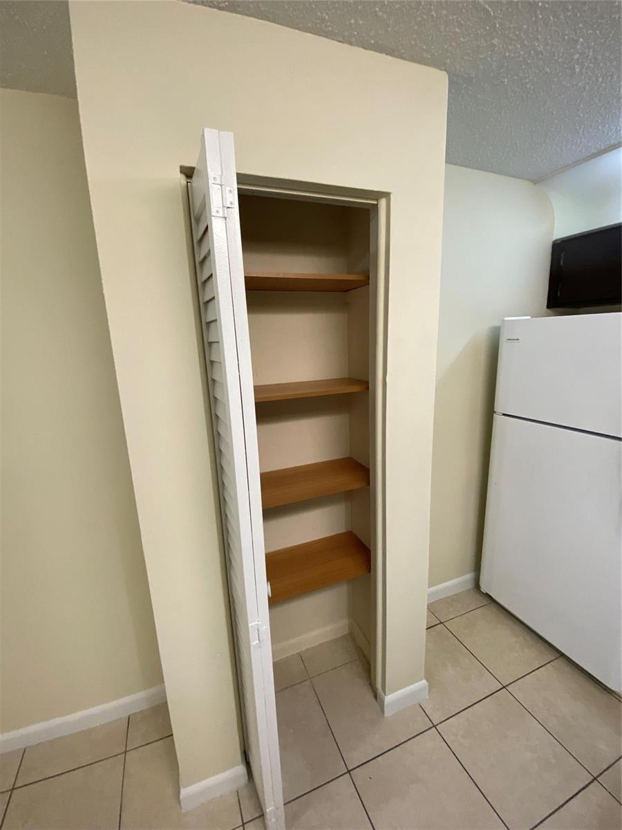 Ver detalles / 0 3525 sq. ft. $ 2026-06-21 0 foto