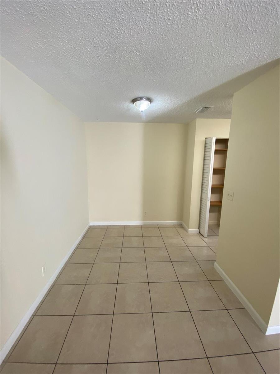 Ver detalles / 0 3525 sq. ft. $ 2026-06-21 0 foto