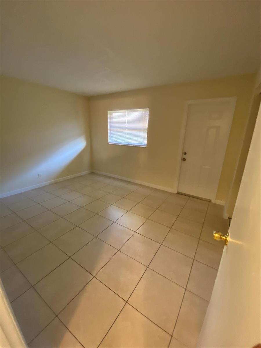 Ver detalles / 0 3525 sq. ft. $ 2026-06-21 0 foto
