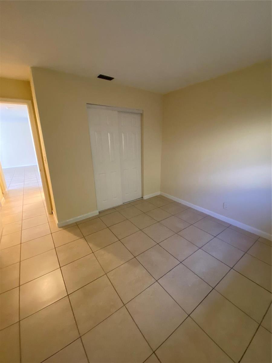 Ver detalles / 0 3525 sq. ft. $ 2026-06-21 0 foto