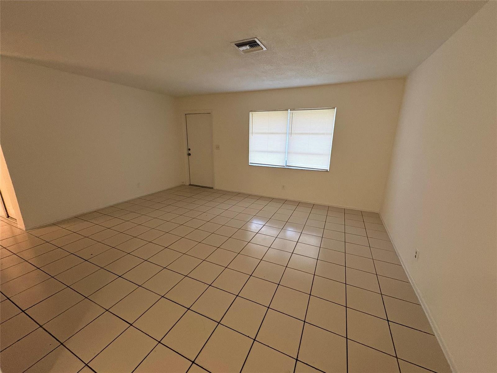 Ver detalles / 0 3525 sq. ft. $ 2026-06-21 0 foto