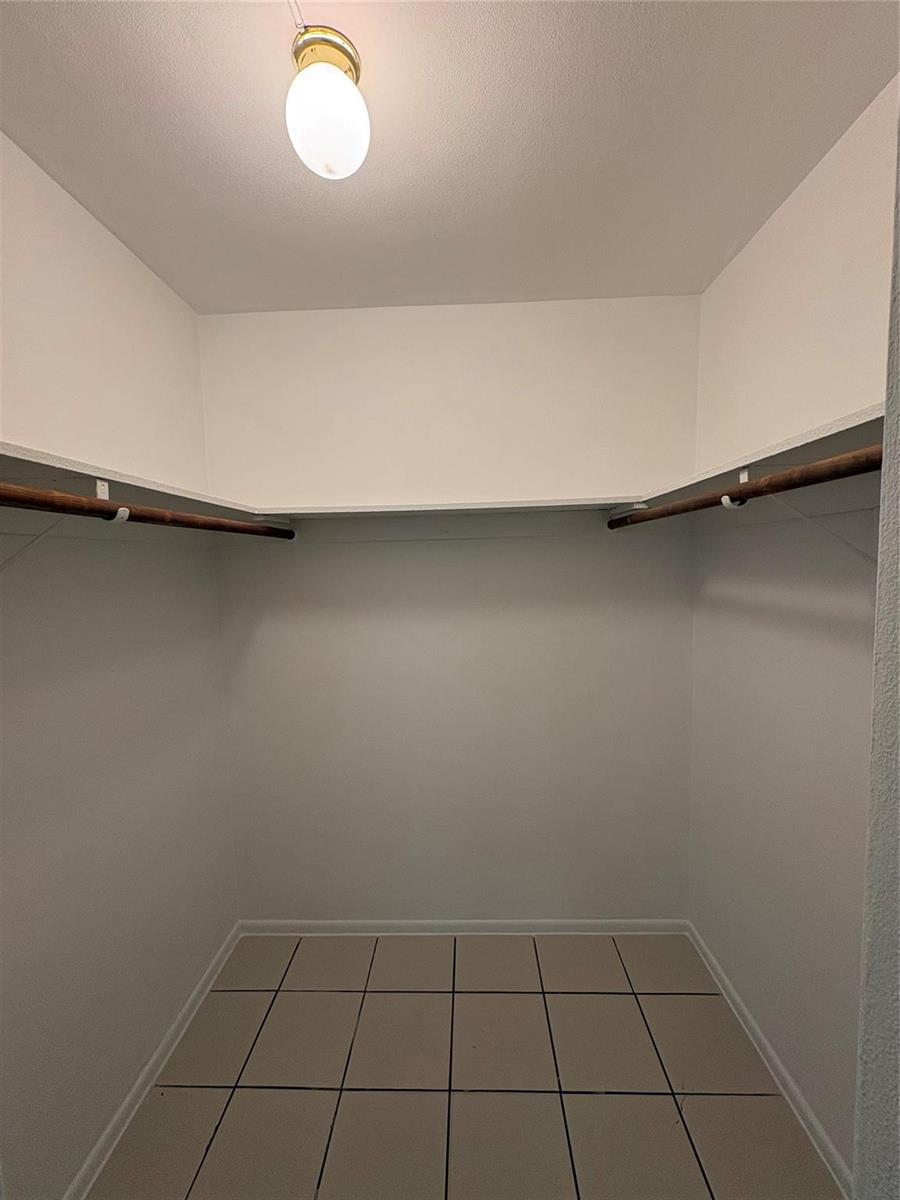 Ver detalles / 0 3525 sq. ft. $ 2026-06-21 0 foto