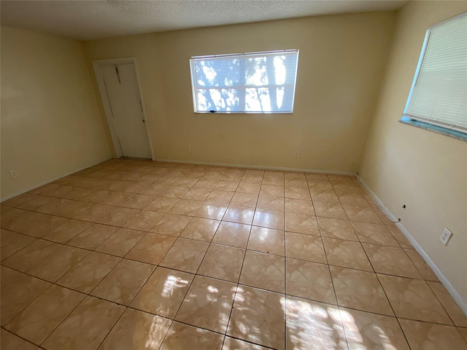 Ver detalles / 0 2760 sq. ft. $ 2026-06-21 0 foto