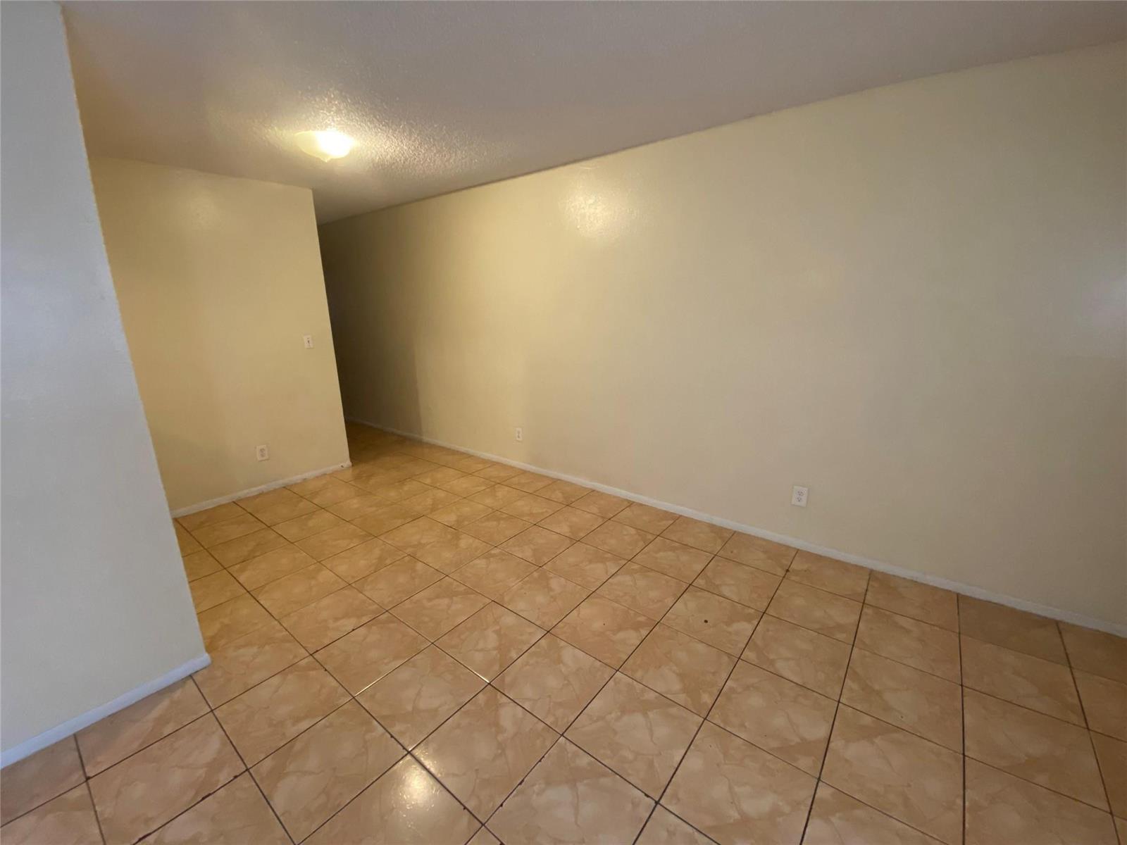 Ver detalles / 0 2760 sq. ft. $ 2026-06-21 0 foto