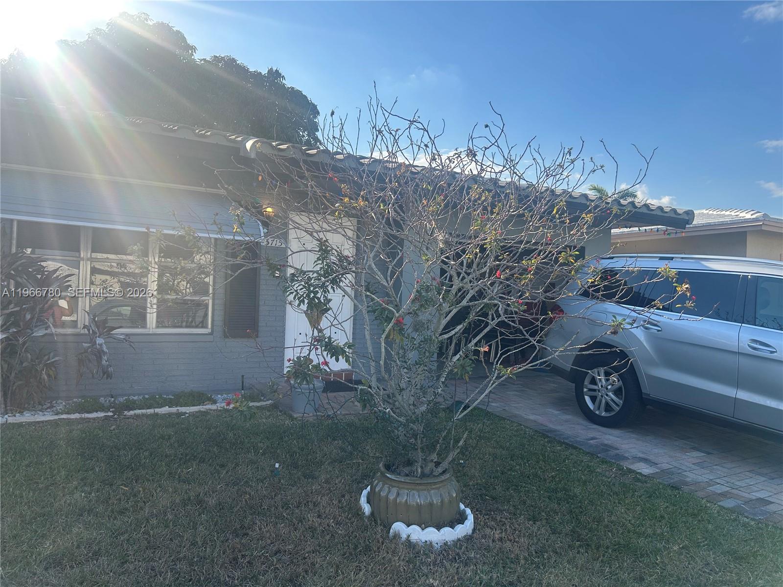 5715 2 / 1 1082 sq. ft. $ 2026-06-15 0 foto