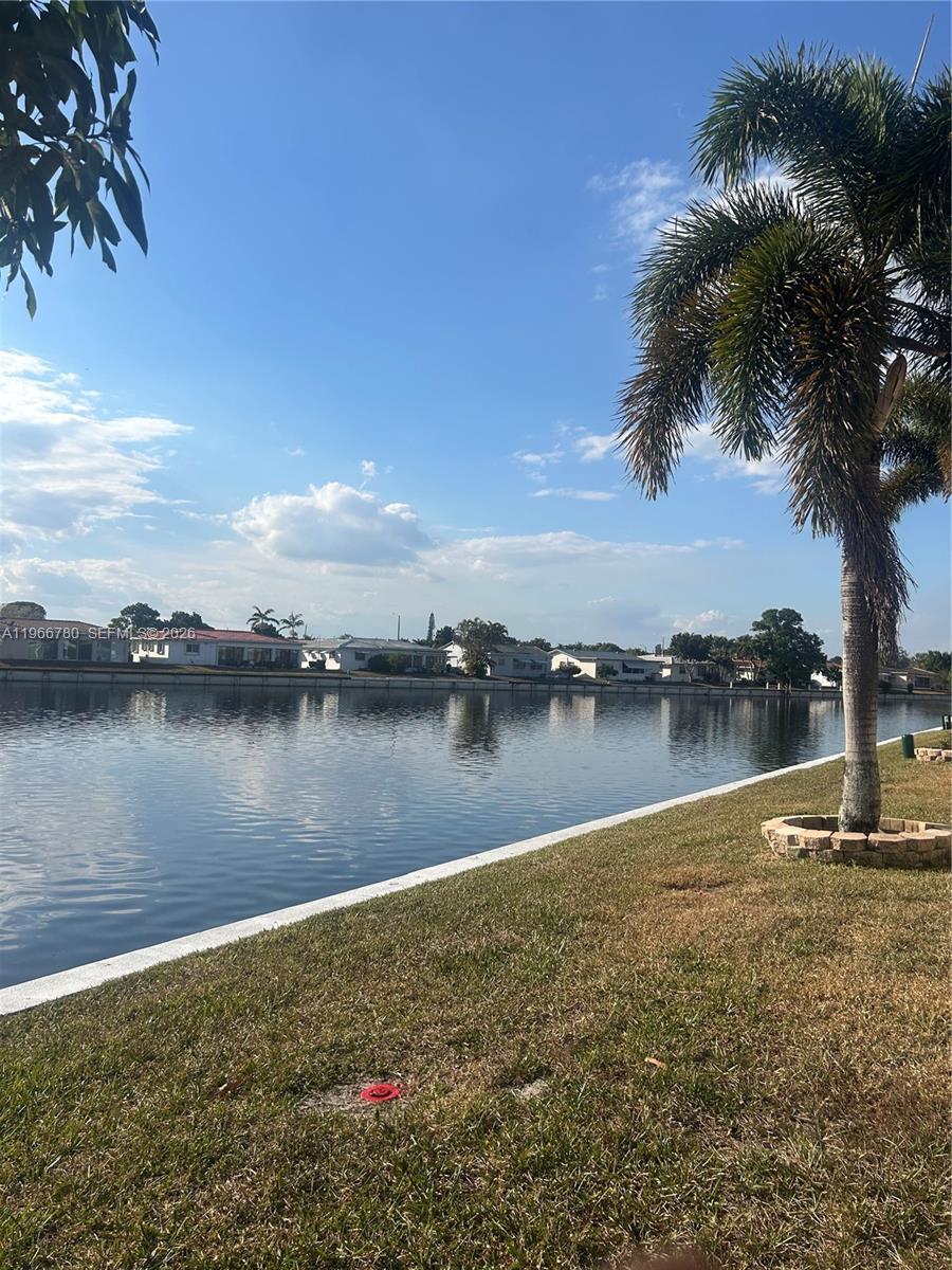 5715 2 / 1 1082 sq. ft. $ 2026-06-15 0 foto