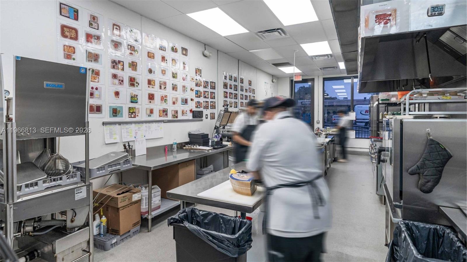   /   кв.футов $ 2026-02-17 0 Фото