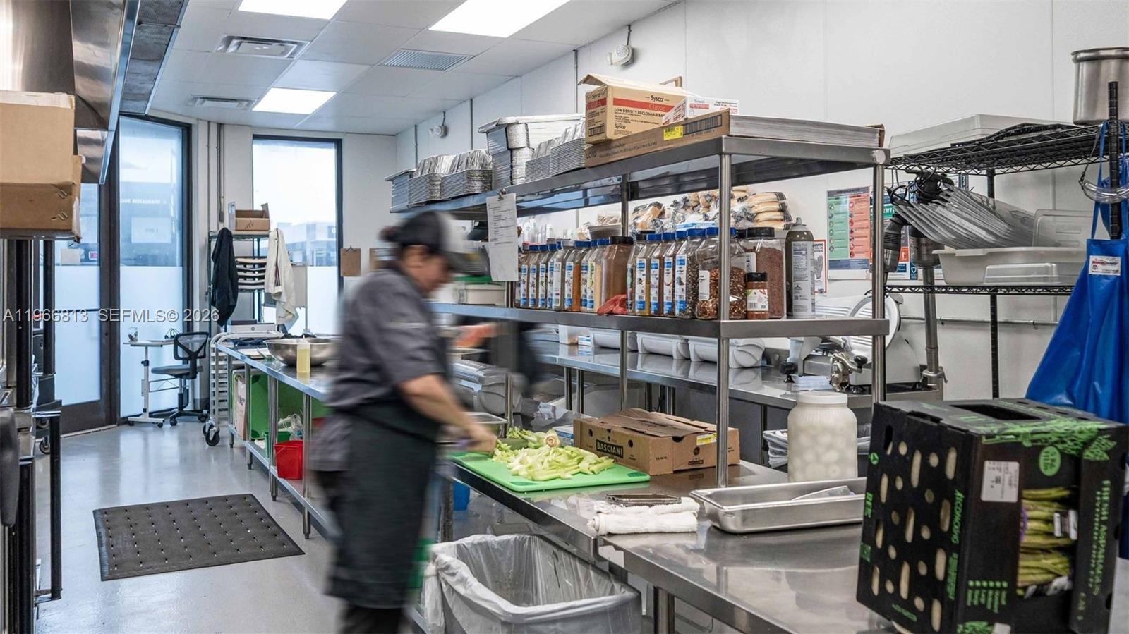   /   кв.футов $ 2026-02-17 0 Фото