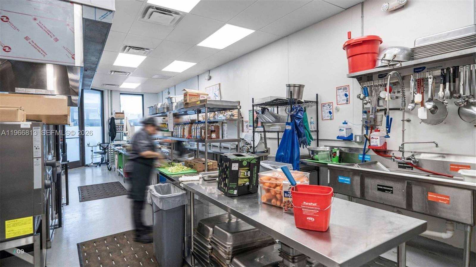   /   кв.футов $ 2026-02-17 0 Фото