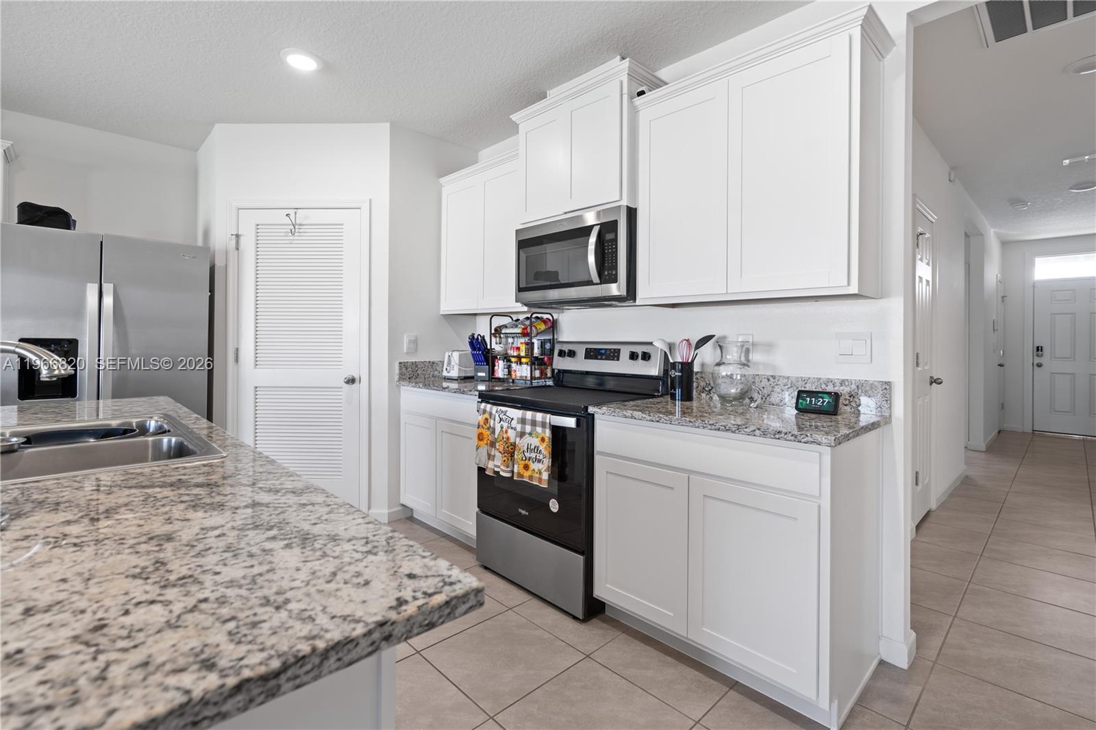 7162 4 / 2  sq. ft. $ 2026-04-14 0 Photo