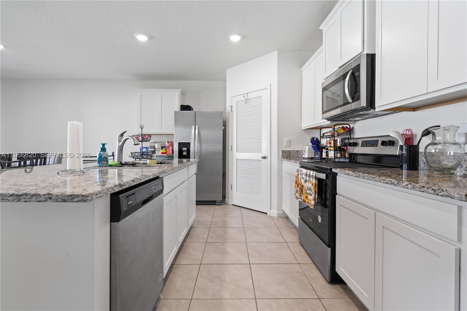 7162 4 / 2  sq. ft. $ 2026-04-14 0 Photo