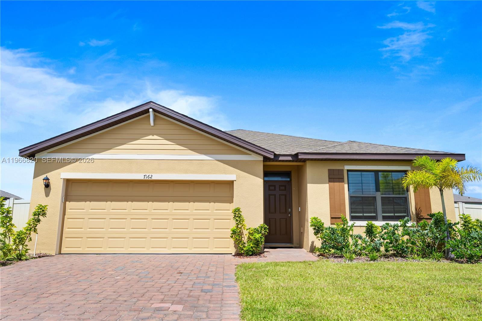 7162 4 / 2  sq. ft. $ 2026-04-14 0 Photo