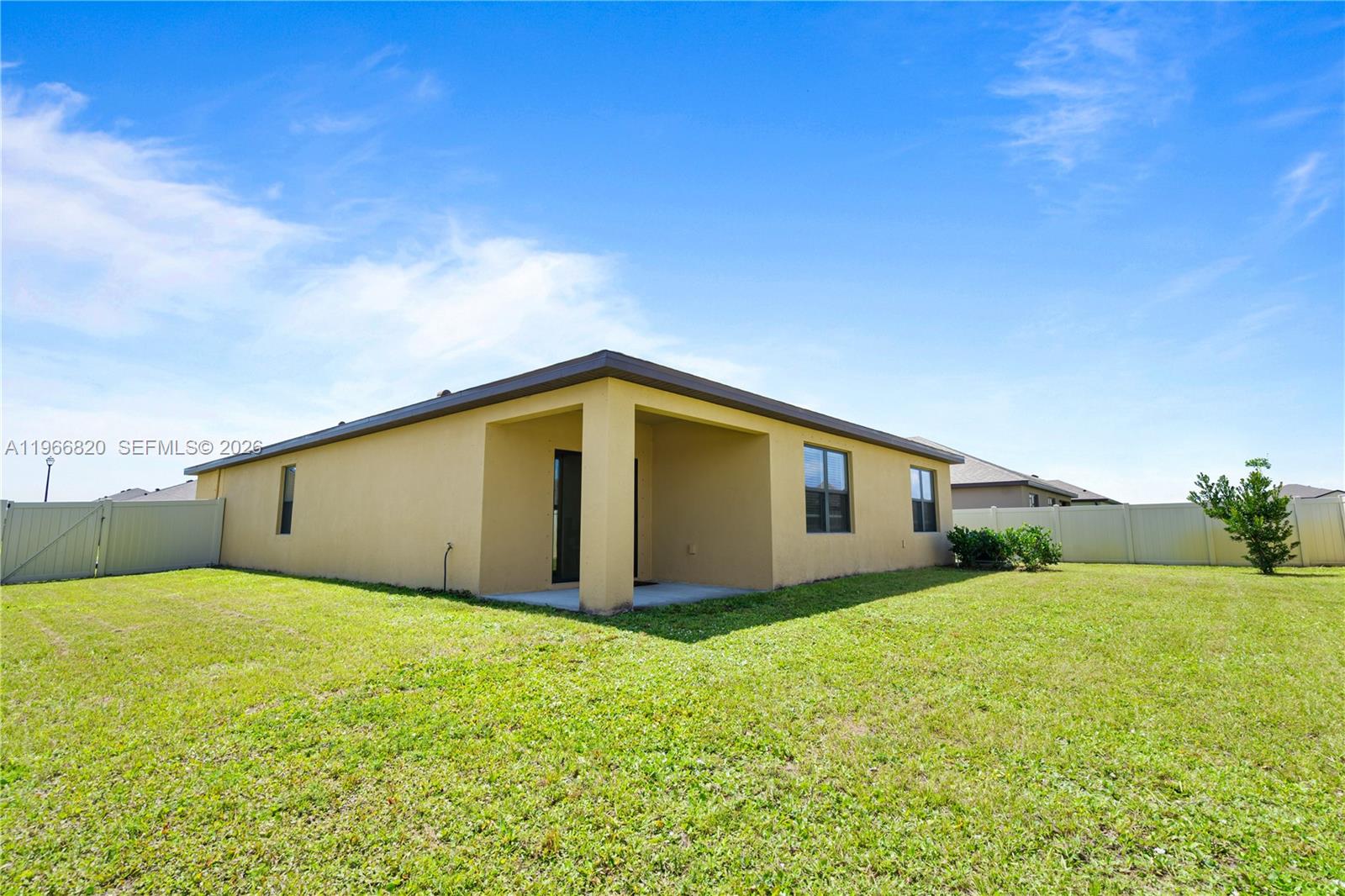 7162 4 / 2  sq. ft. $ 2026-04-14 0 Photo