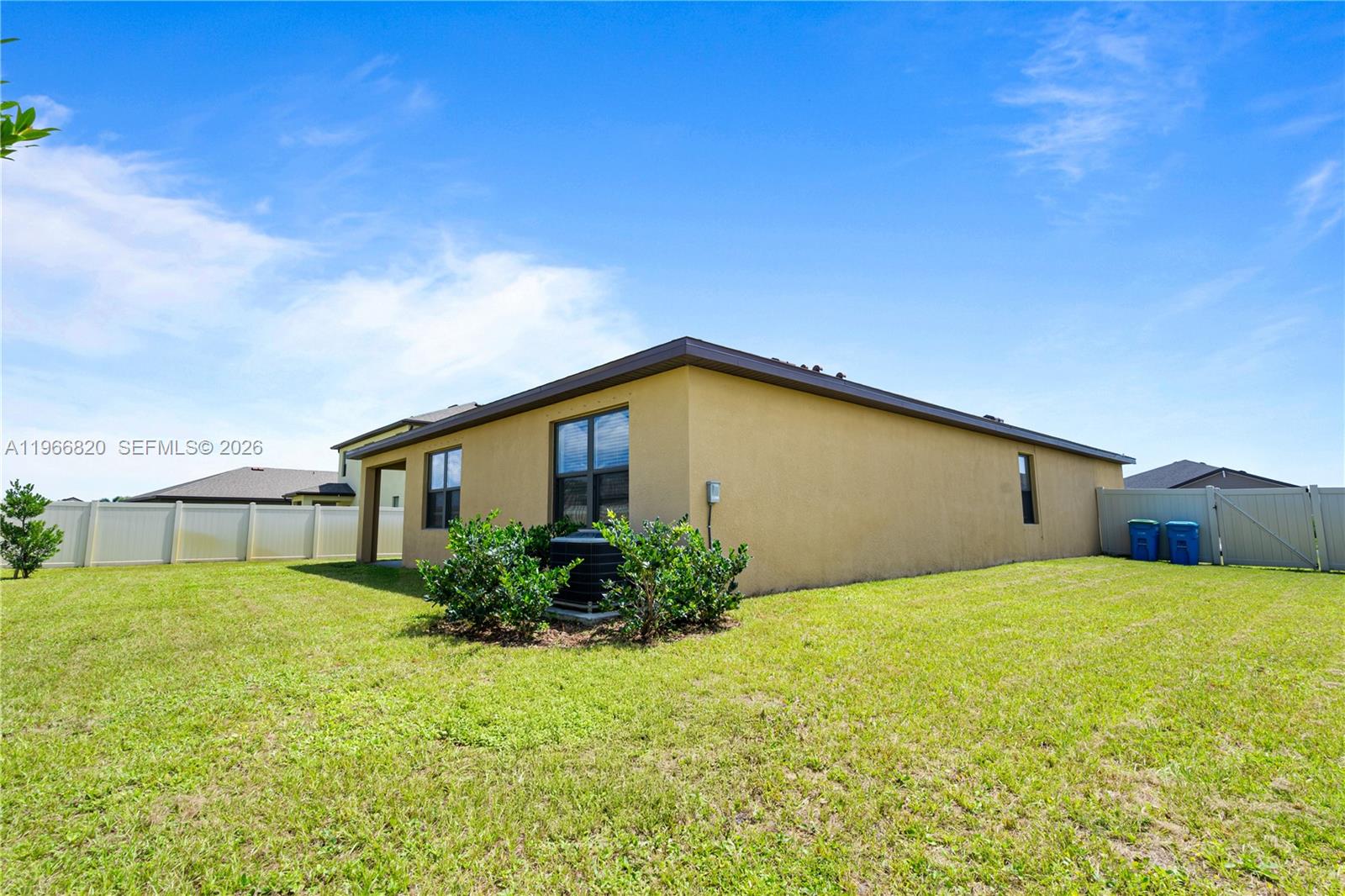 7162 4 / 2  sq. ft. $ 2026-04-14 0 Photo