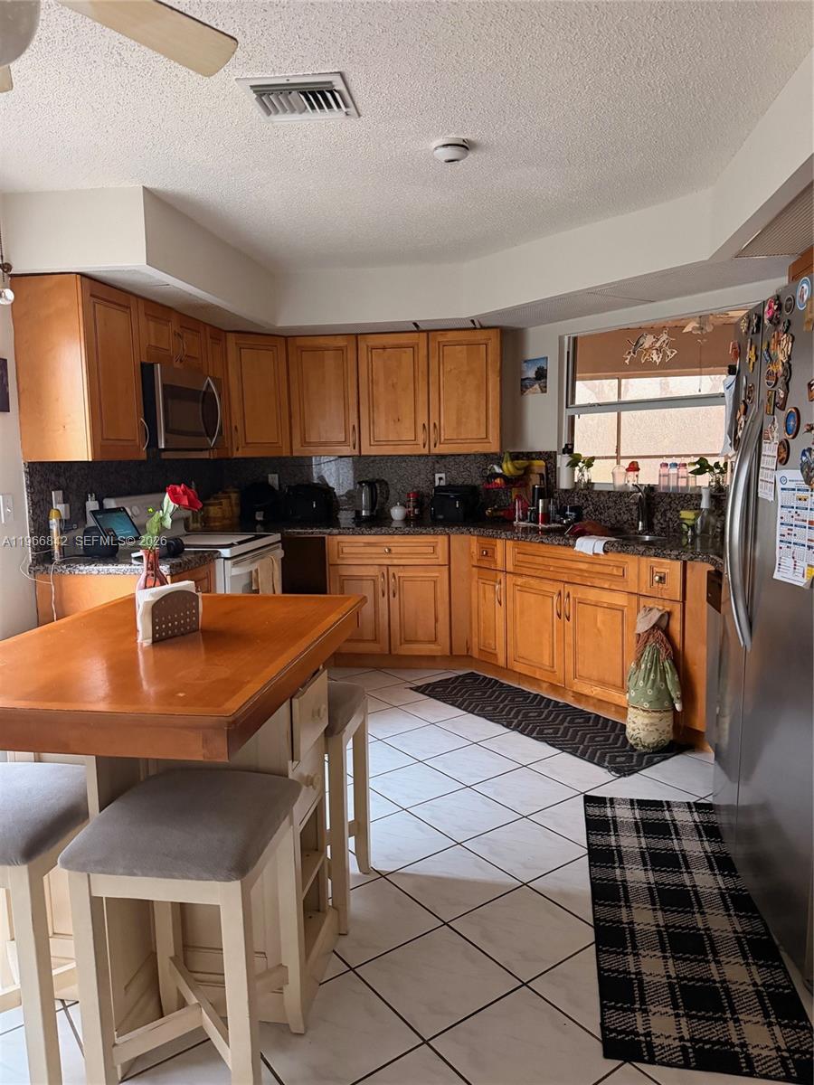 2562 3 / 2 1548 sq. ft. $ 2026-03-11 0 Photo