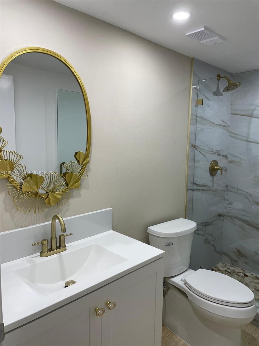 Photo of 10175 Collins Ave #208, Bal Harbour, Florida, 33154 - Half Bath