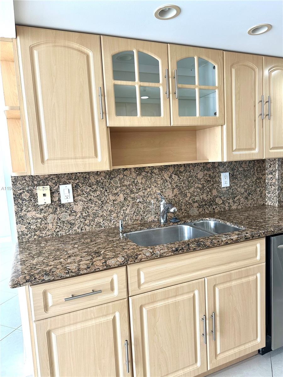 See details 2411 2 / 2 1507 sq. ft. $ 2026-03-11 0 Photo