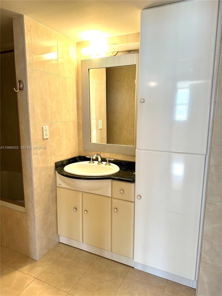 See details 2411 2 / 2 1507 sq. ft. $ 2026-03-11 0 Photo