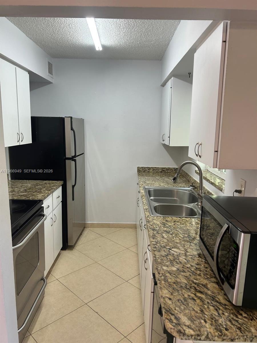   /   sq. ft. $ 2026-03-10 0 foto