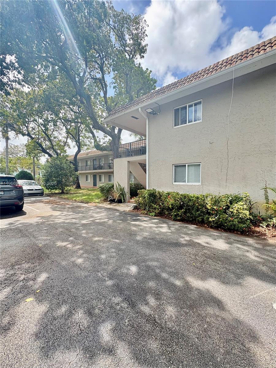   /   sq. ft. $ 2026-03-10 0 foto