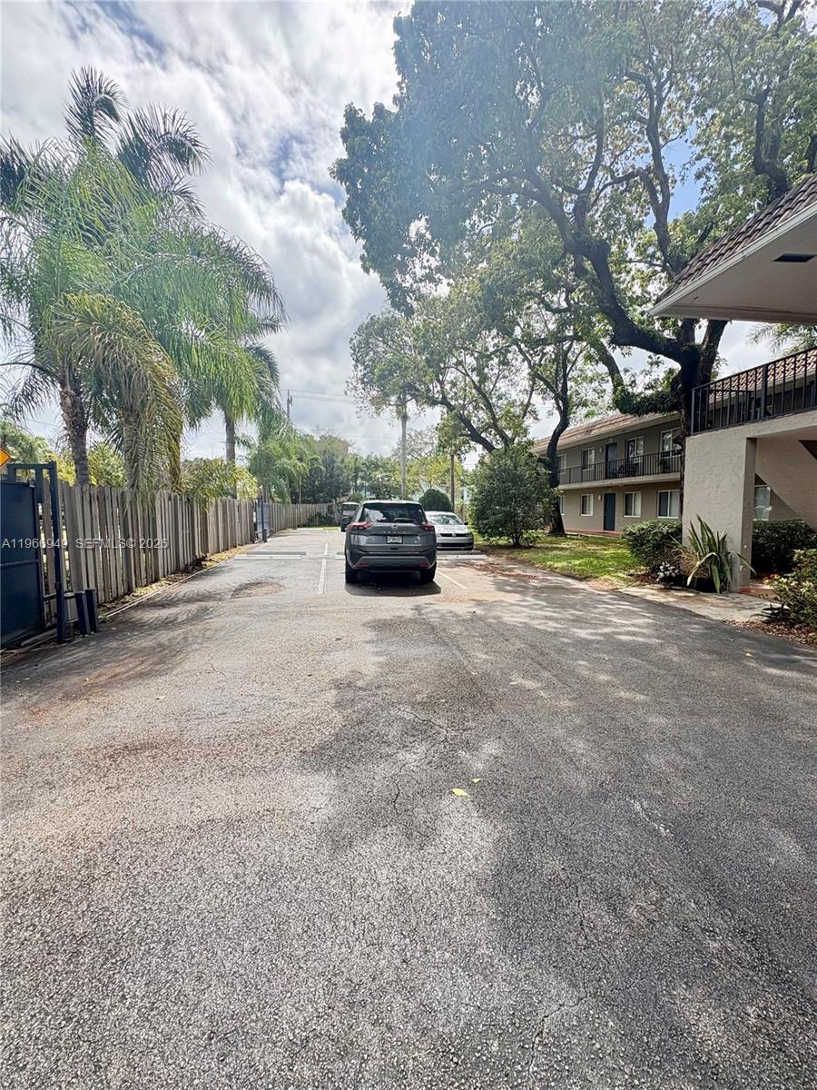   /   sq. ft. $ 2026-03-10 0 foto