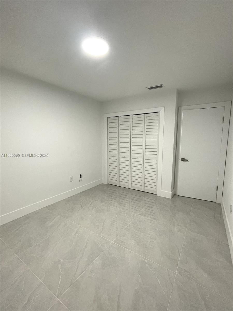   /  2403 sq. ft. $ 2026-02-17 0 foto