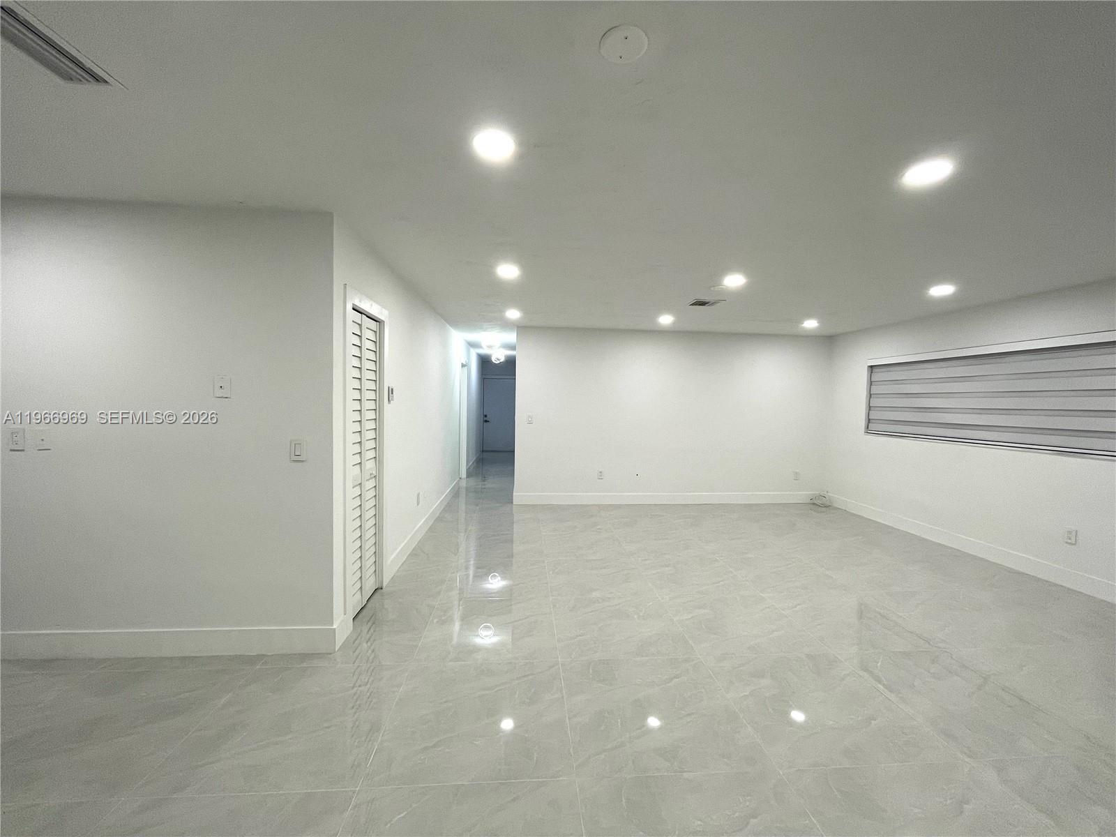   /  2403 sq. ft. $ 2026-02-17 0 foto