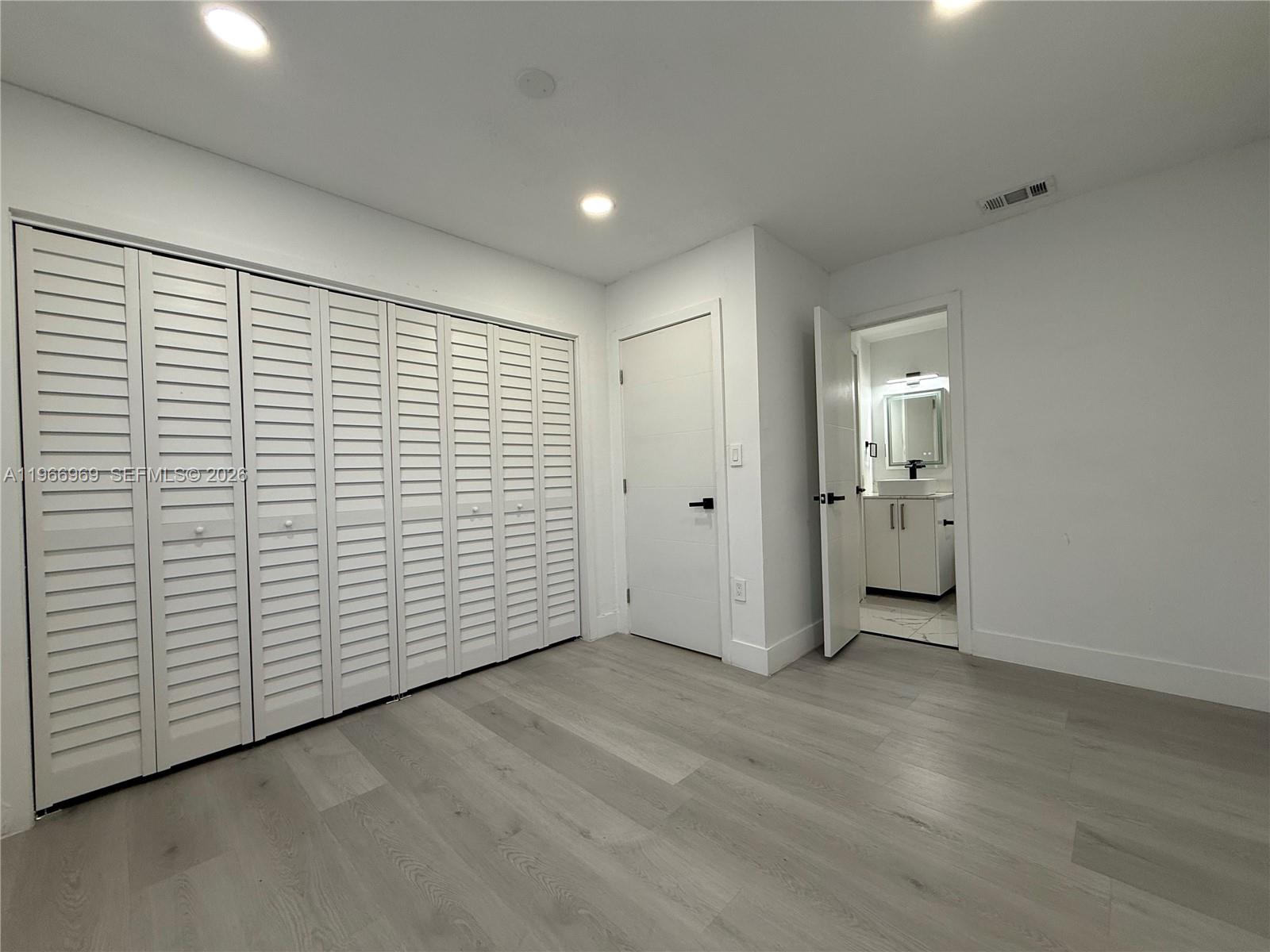   /  2403 sq. ft. $ 2026-02-17 0 foto