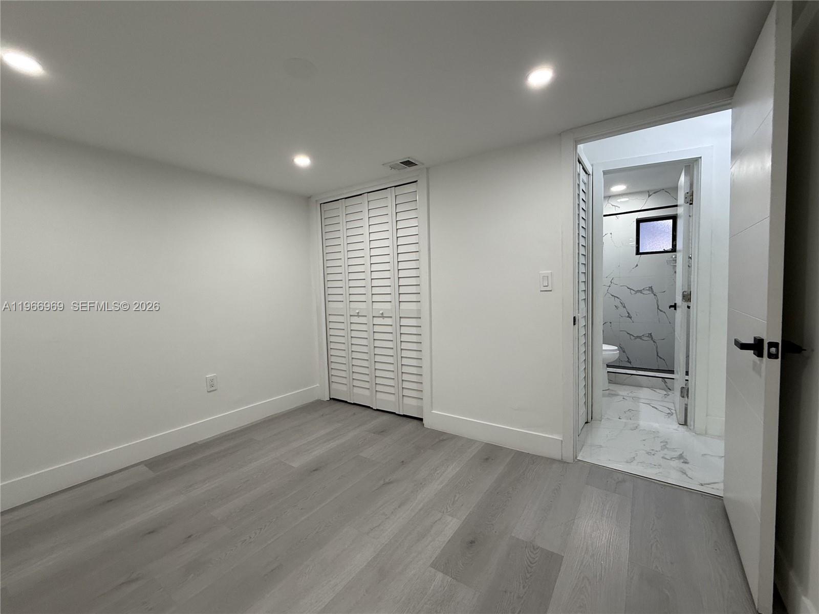   /  2403 sq. ft. $ 2026-02-17 0 foto