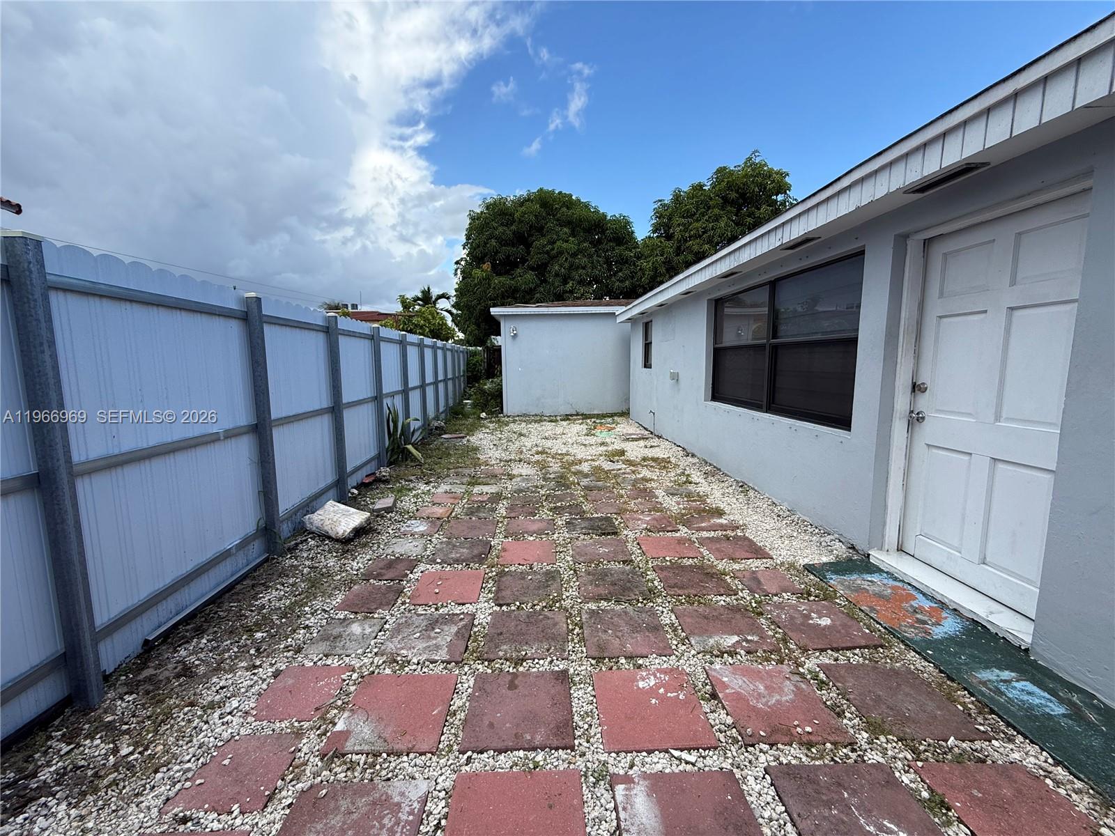   /  2403 sq. ft. $ 2026-02-17 0 foto