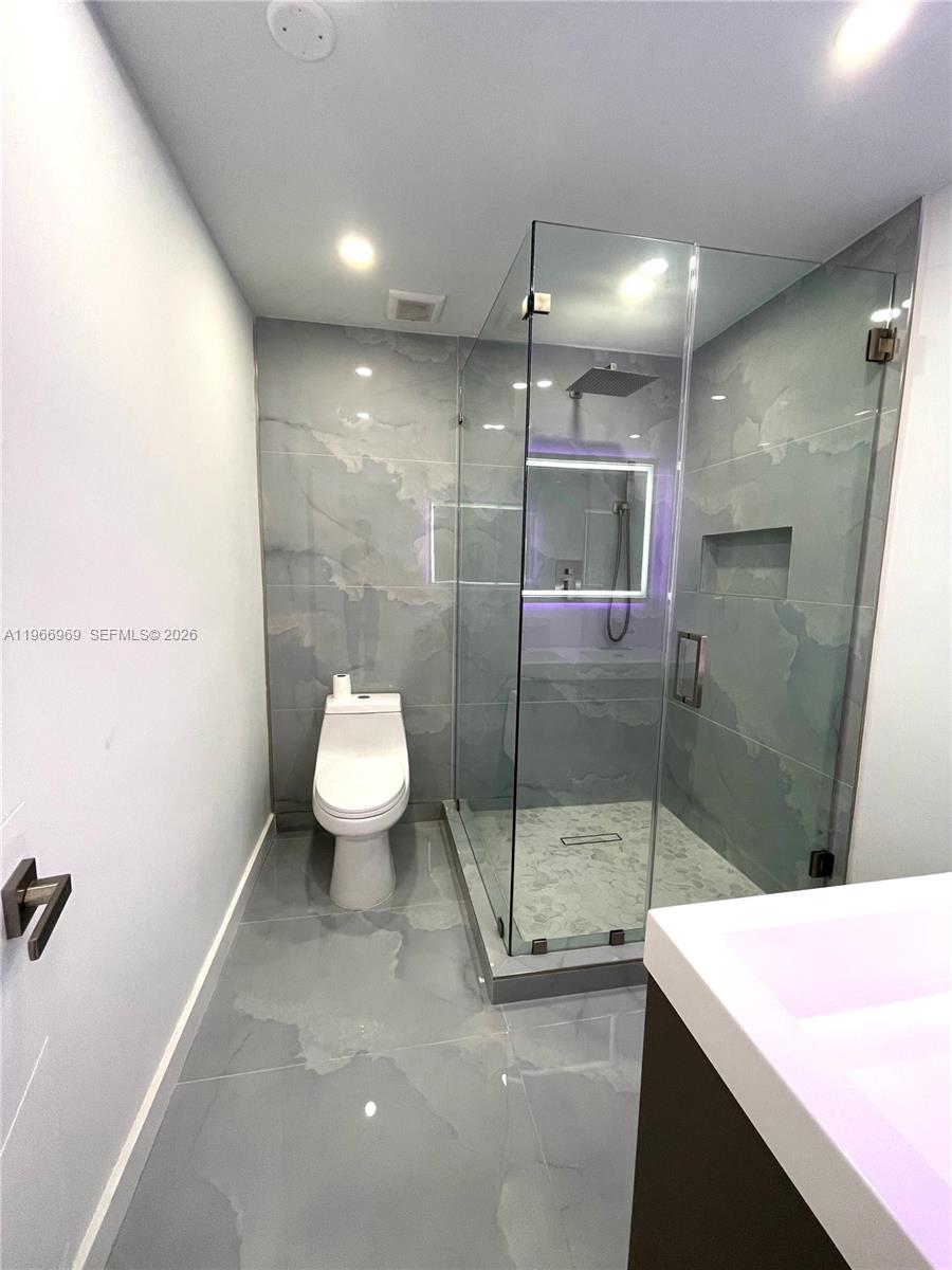   /  2403 sq. ft. $ 2026-02-17 0 foto