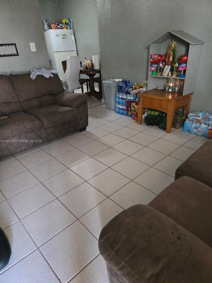   /  2708 кв.футов $ 2026-04-23 0 Фото