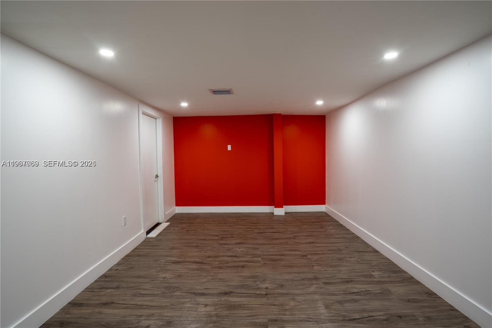 See details / sq. ft. $ 2026-02-17 0 Photo