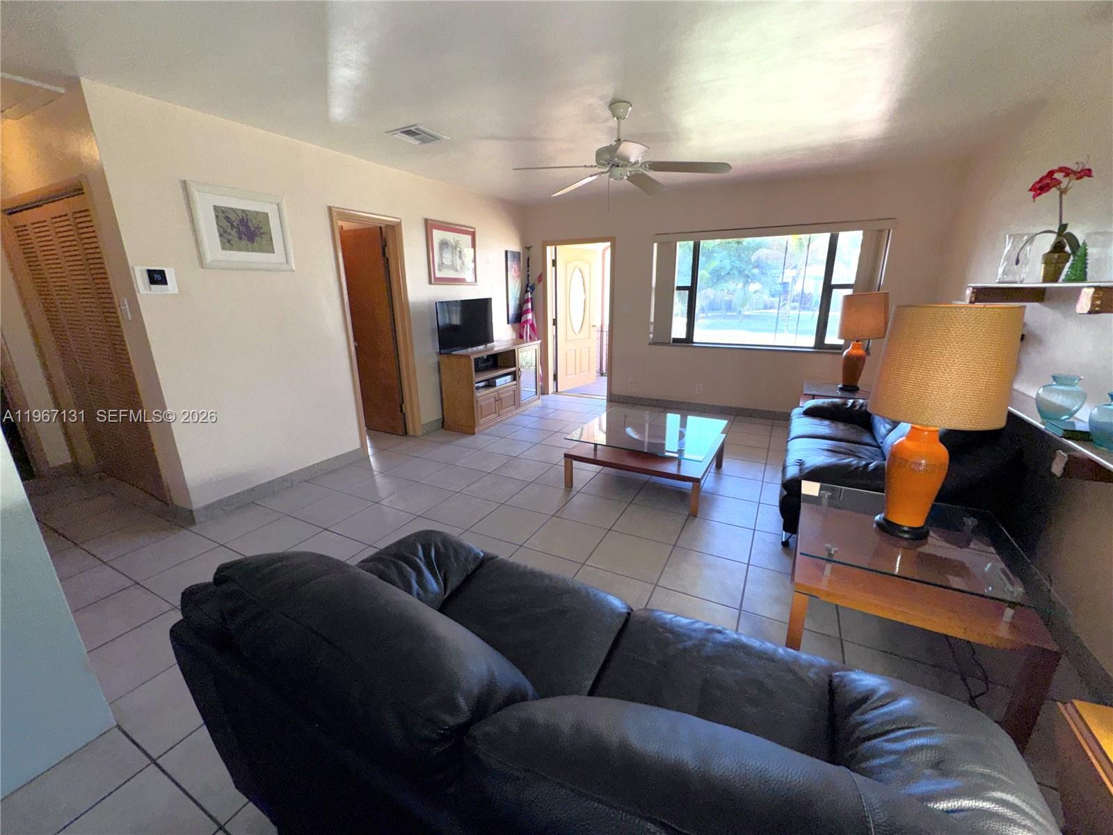   /  2340 кв.футов $ 2026-02-17 0 Фото