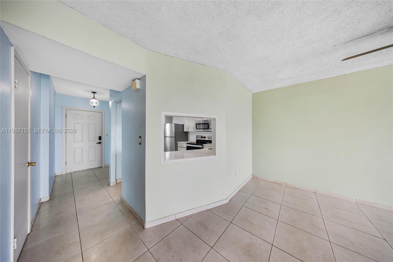 326-4 2 / 2 1317 кв.футов $ 2026-02-17 0 Фото