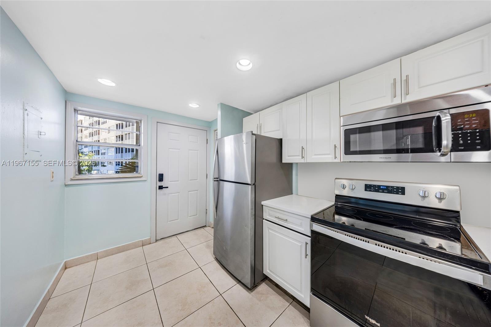 326-4 2 / 2 1317 кв.футов $ 2026-02-17 0 Фото