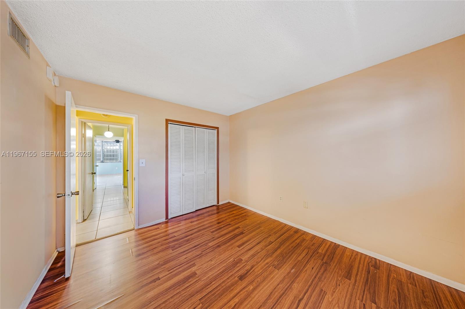 326-4 2 / 2 1317 кв.футов $ 2026-02-17 0 Фото