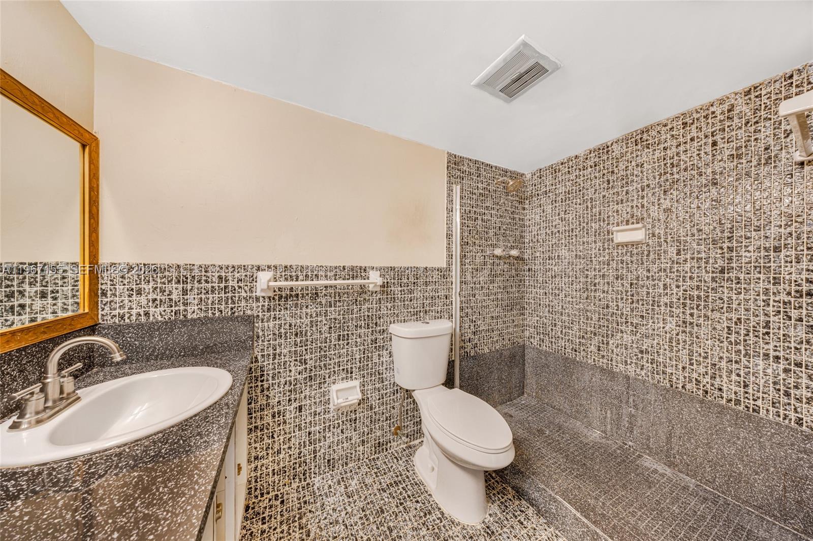 326-4 2 / 2 1317 кв.футов $ 2026-02-17 0 Фото