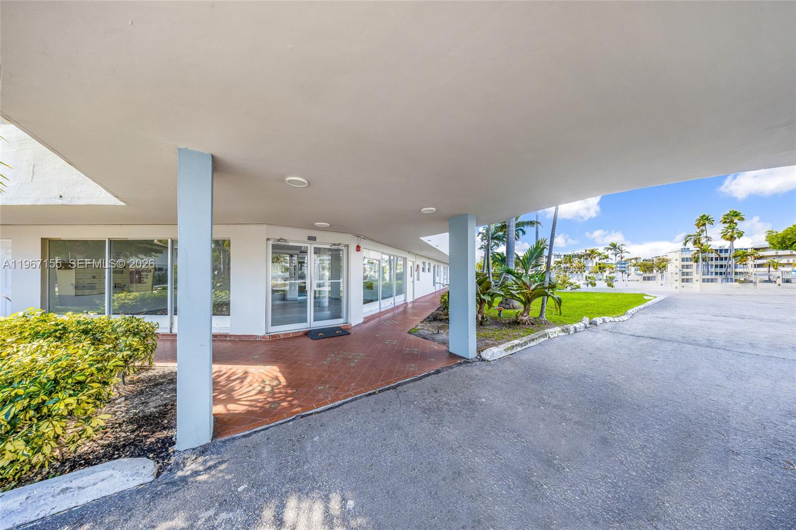 326-4 2 / 2 1317 кв.футов $ 2026-02-17 0 Фото