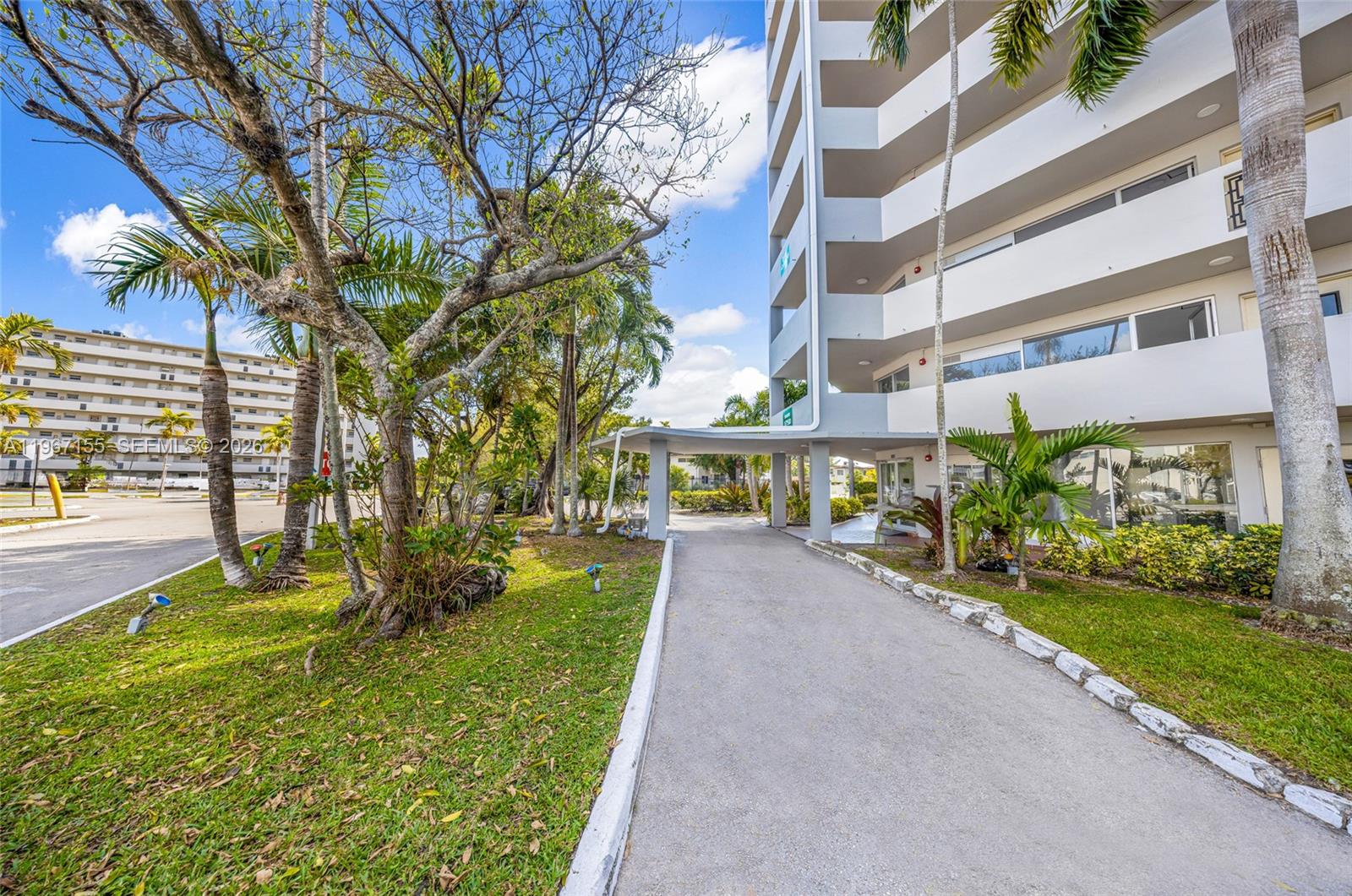 326-4 2 / 2 1317 кв.футов $ 2026-02-17 0 Фото