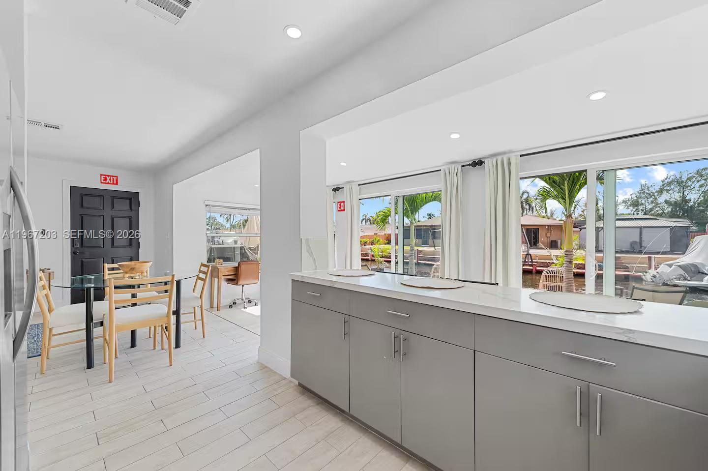   /  1895 sq. ft. $ 2026-02-17 0 foto