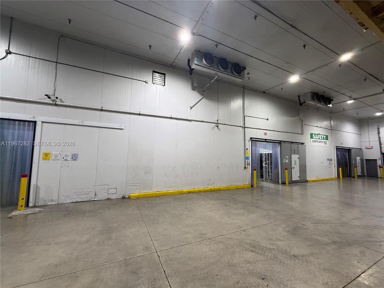 See details / sq. ft. $ 2026-02-17 0 Photo